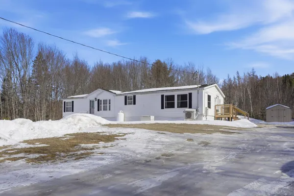 $225,000 | 5 Chick Hill Road, Clifton, ME 04428