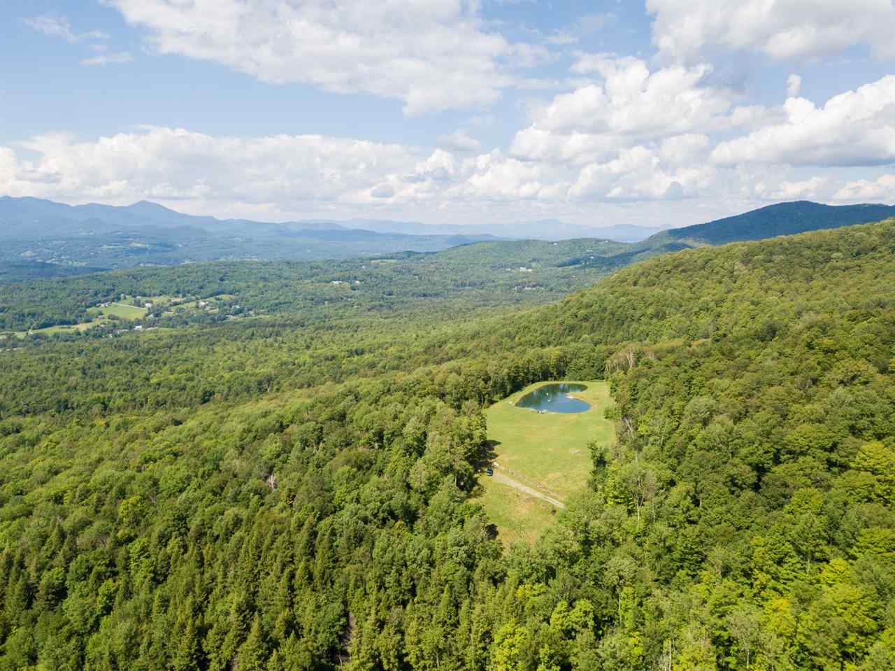 125 Logging Hill Road Stowe, VT 05672 - Photo 3 of 17 Gallery Image 3