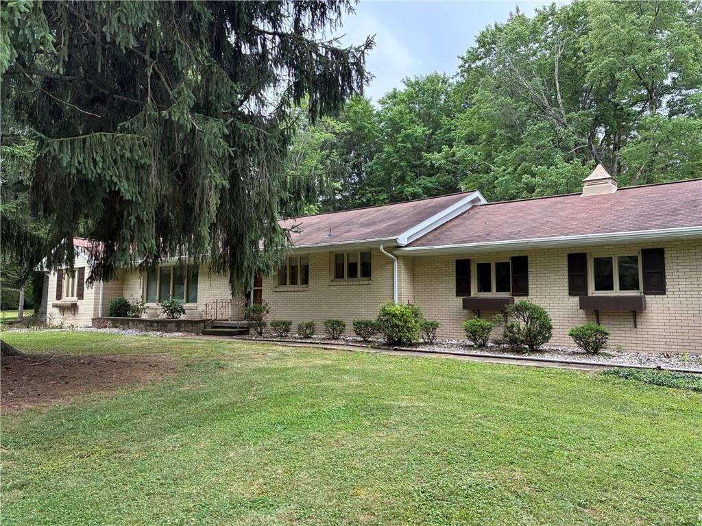 397 Hadley Road Greenville, PA 16125 - Photo 2 of 17