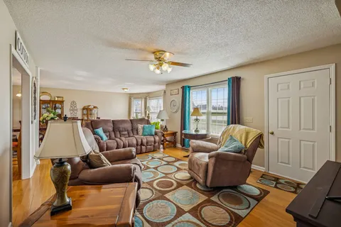 $480,000 | 1480 Cut Off Road, Murfreesboro, TN 37129