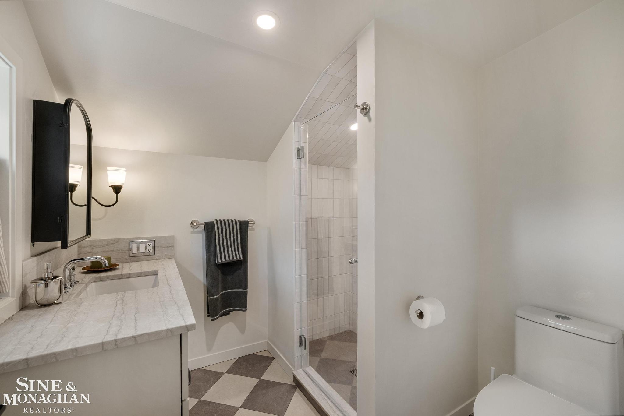 319 Beaupre Lane Grosse Pointe Farms, MI 48236 - Photo 18 of 47 Gallery Image 18
