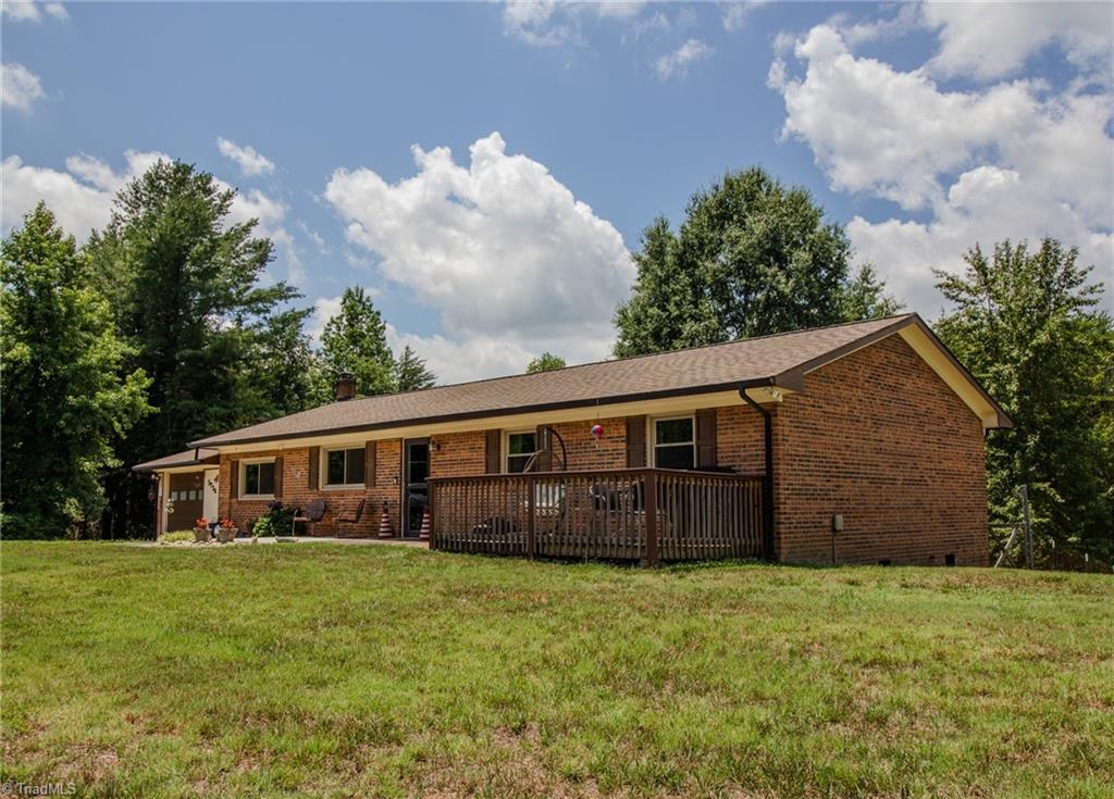 5736 Davis Road Walkertown, NC 27051 - Photo 2 of 47