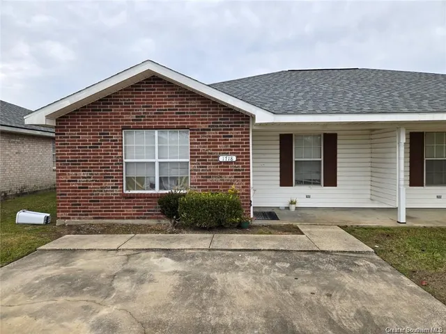 $259,000 | 1716-1718 North Tallowood Drive, Lake Charles, LA 70605
