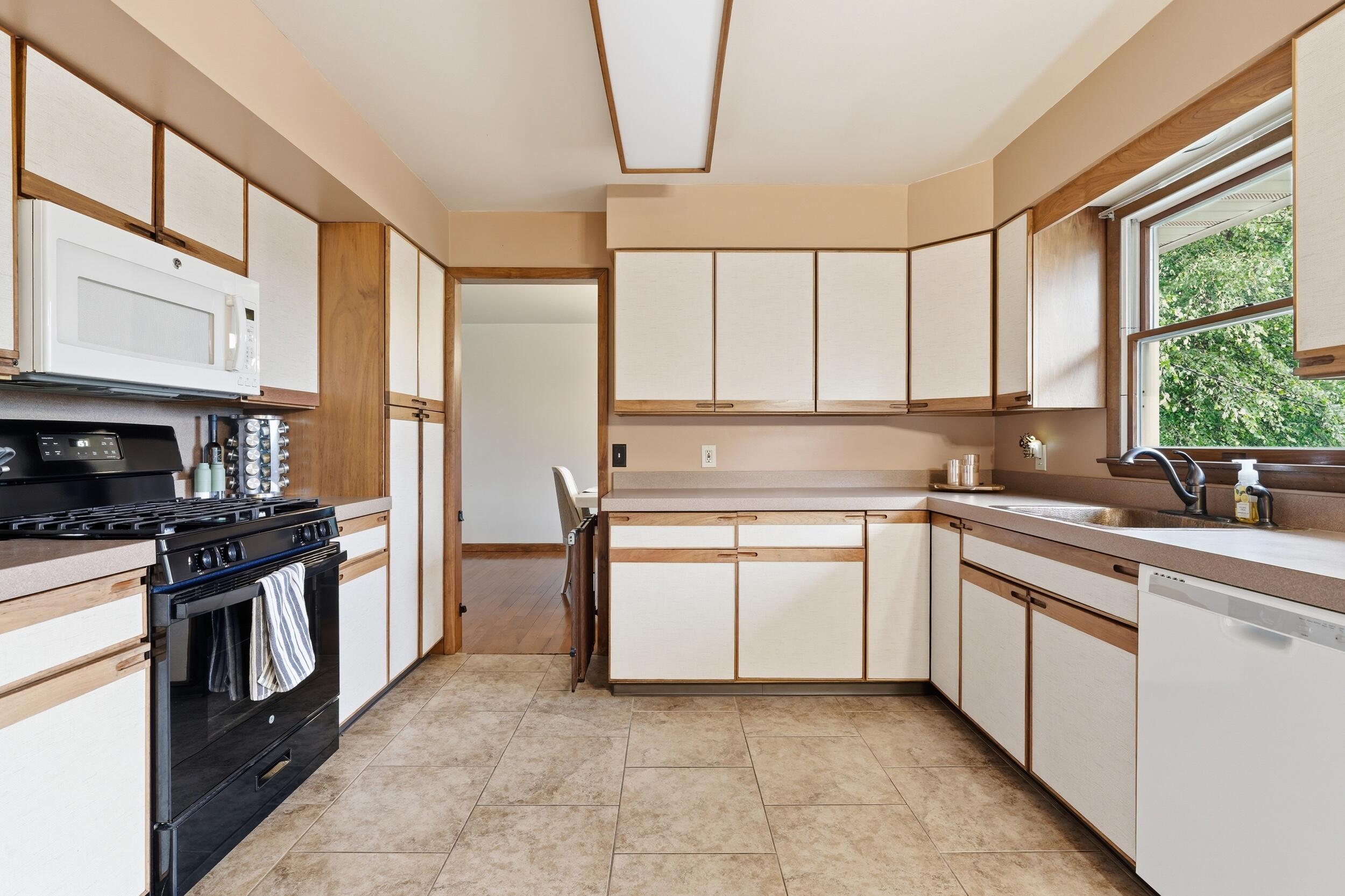 807 21st Street Southwest DeMotte, IN 46310 - Photo 8 of 28 2500x1666