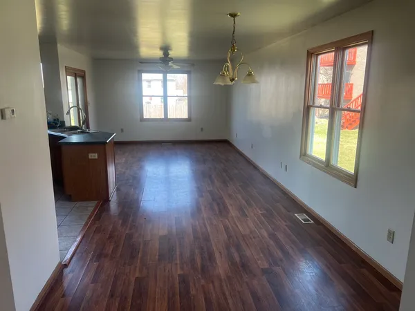 $2,000 | 2520 East Clark Street, Diamond, IL 60416