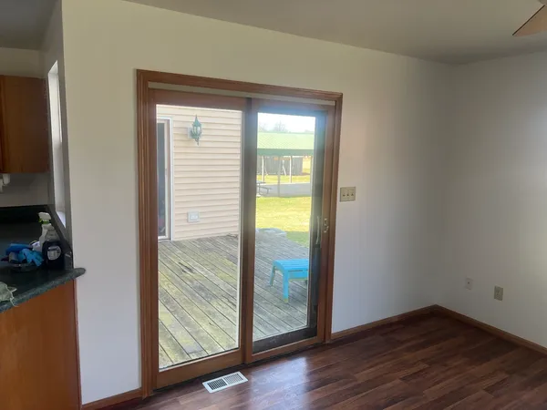 $2,000 | 2520 East Clark Street, Diamond, IL 60416