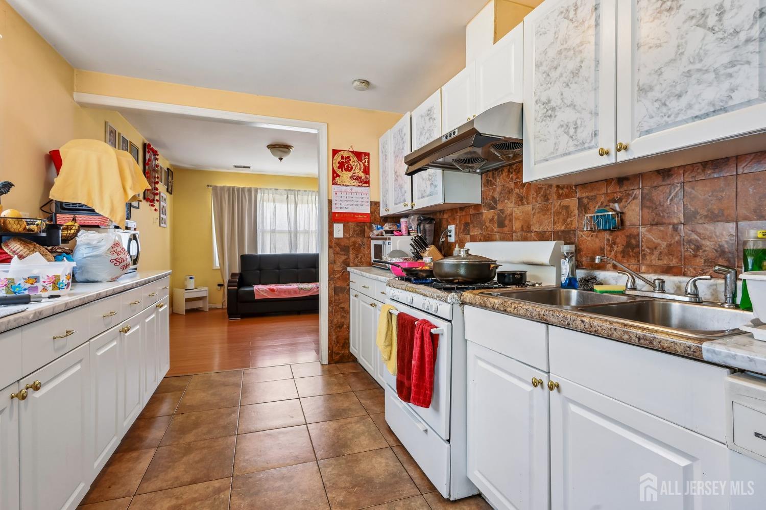 23 Miko Road Edison, NJ 08817 - Photo 11 of 25