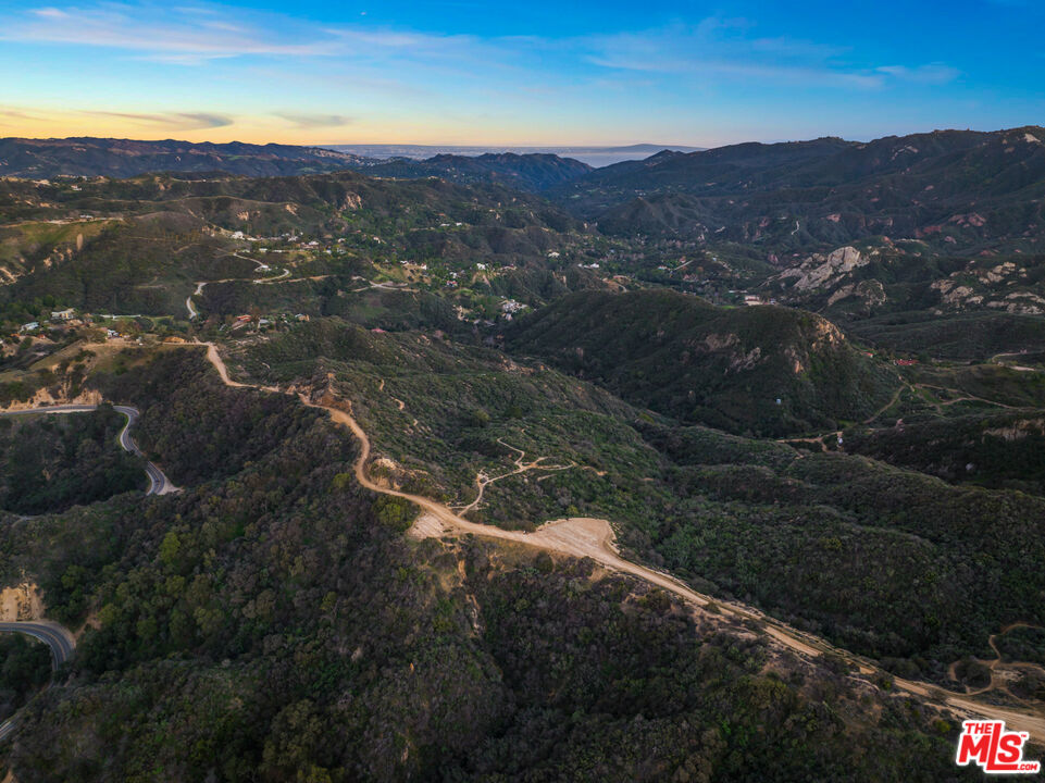 0 Calabasas Peak Motorway, Calabasas, CA 91302 Compass