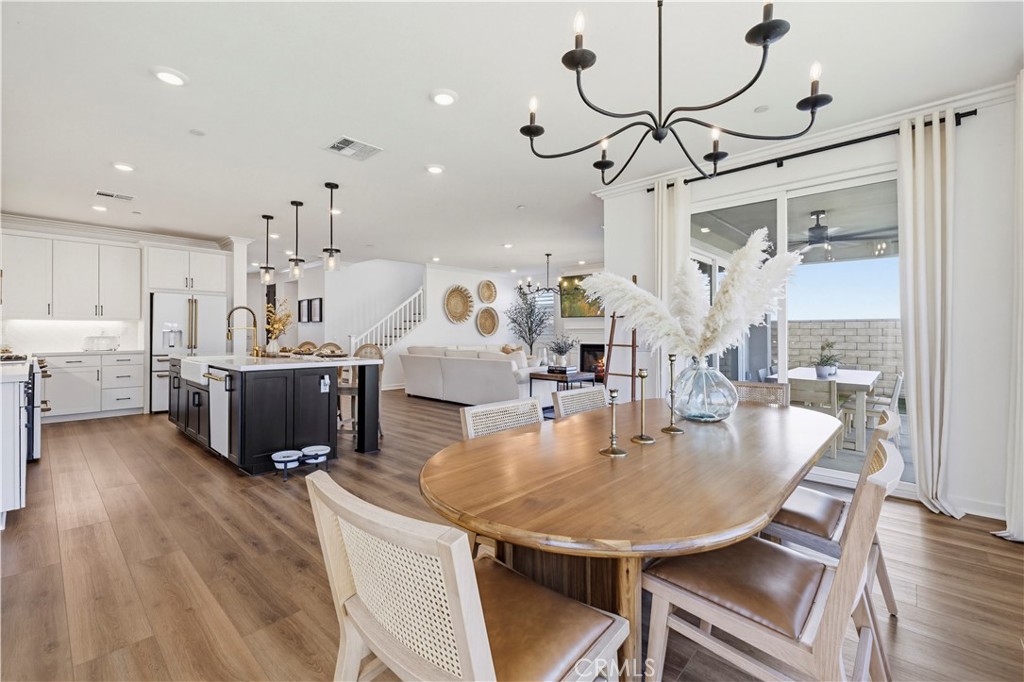 28445 Sunny Ridge Terrace Castaic, CA 91384 - Photo 21 of 74 Kitchen/Dinning Room