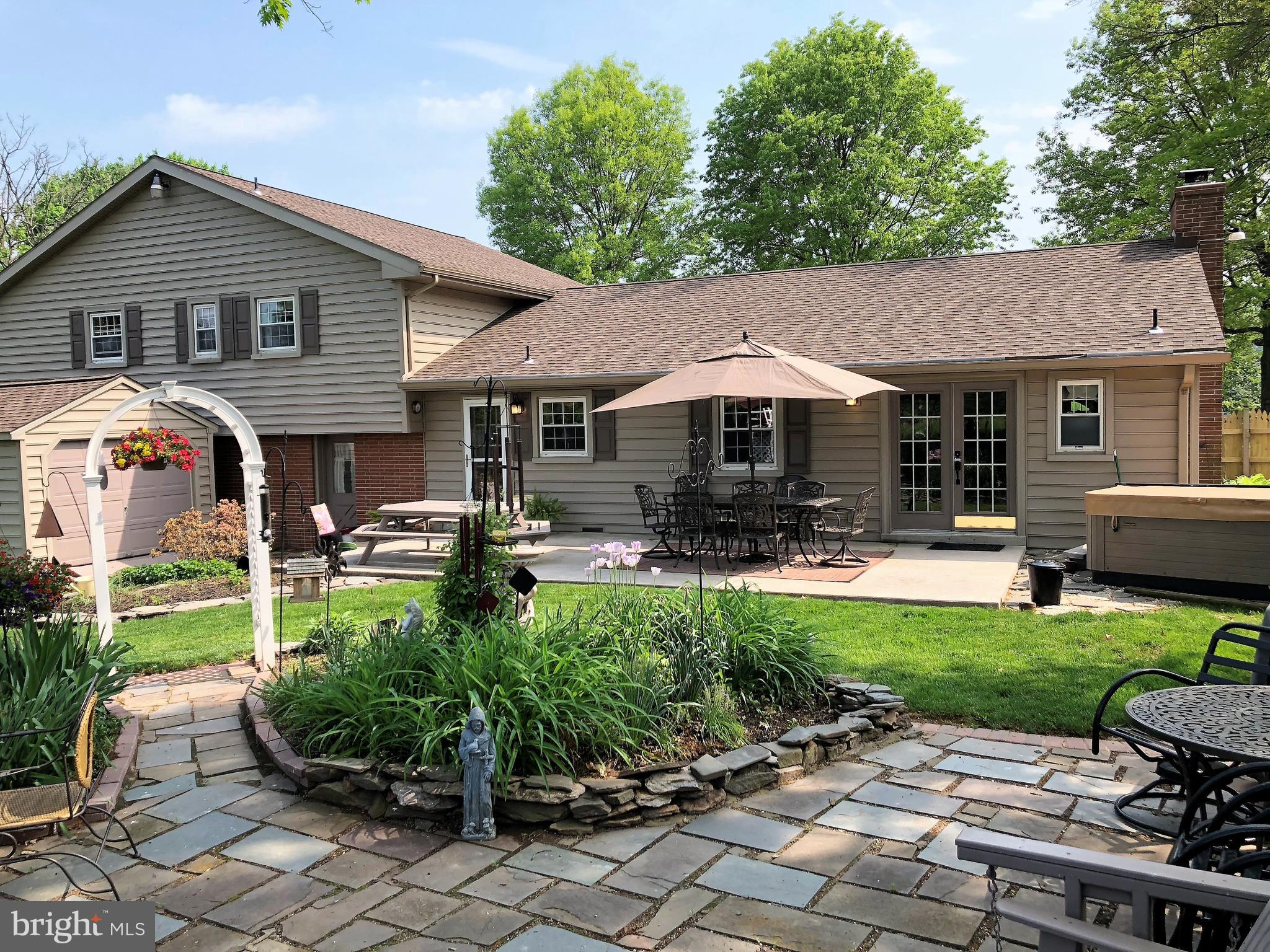 2075 Greenbriar Road York, PA 17404 - Photo 1 of 59 Gallery Image 1