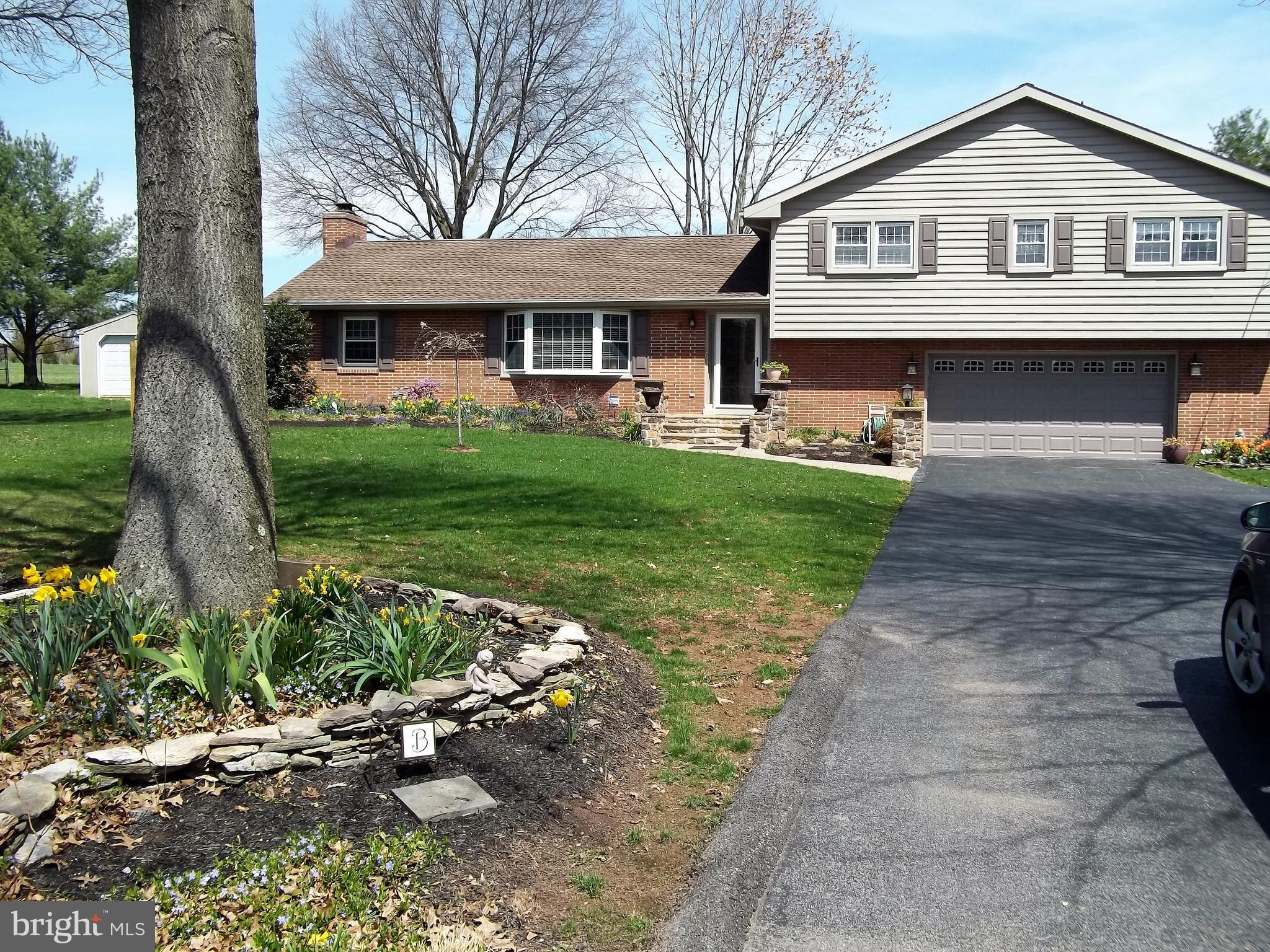 2075 Greenbriar Road York, PA 17404 - Photo 4 of 59 Gallery Image 4