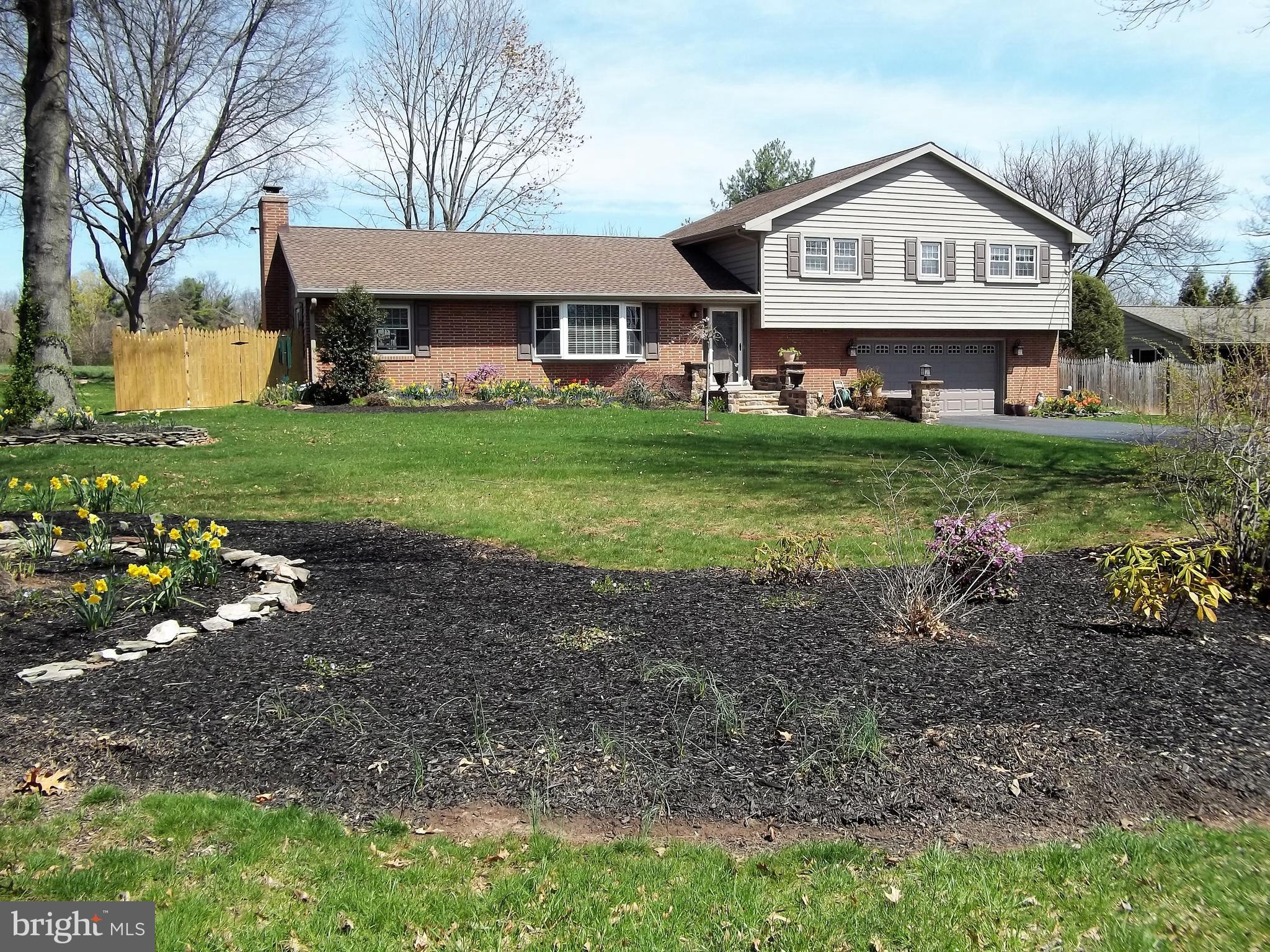 2075 Greenbriar Road York, PA 17404 - Photo 5 of 59 Gallery Image 5