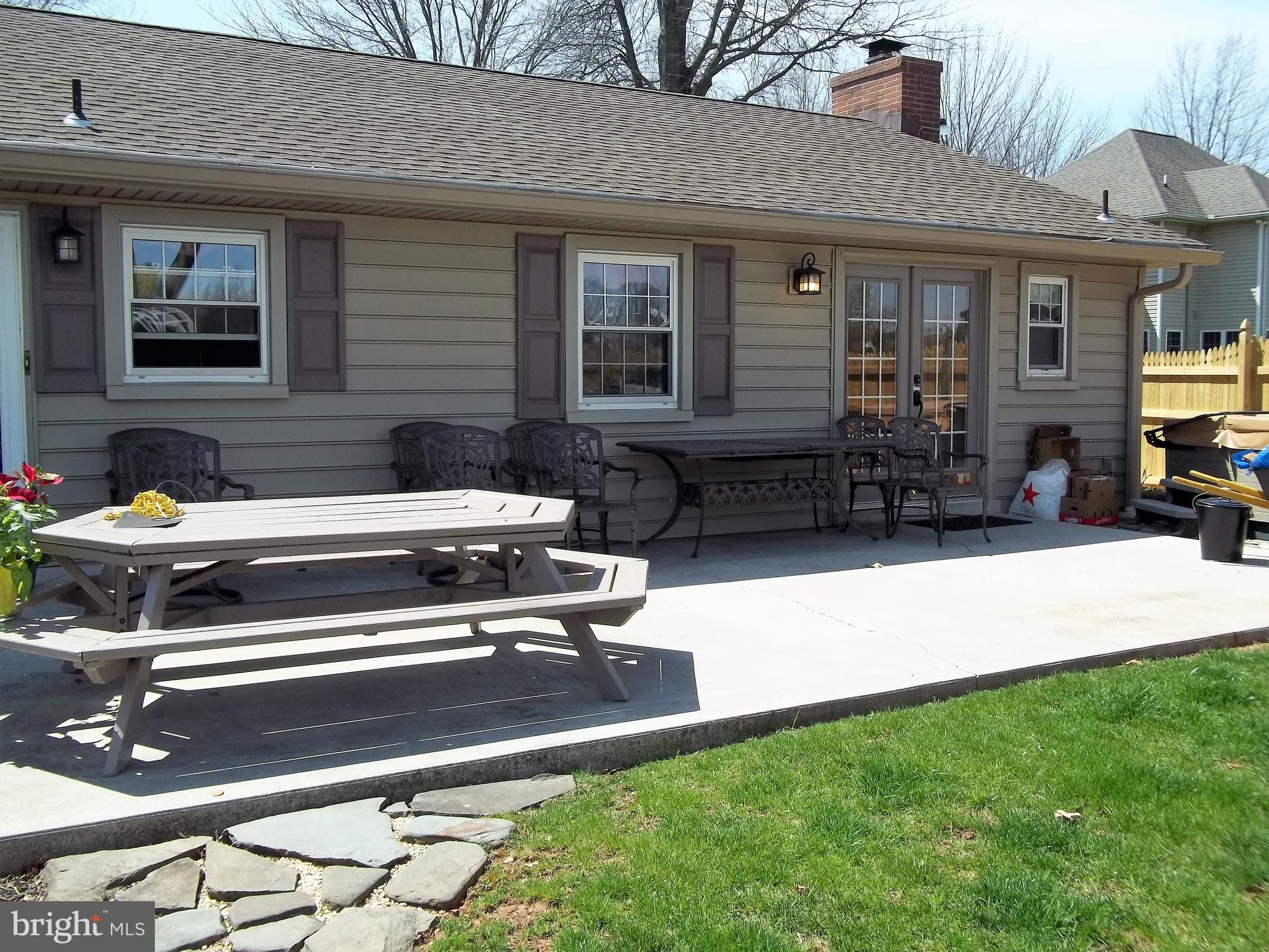 2075 Greenbriar Road York, PA 17404 - Photo 7 of 59 Gallery Image 7