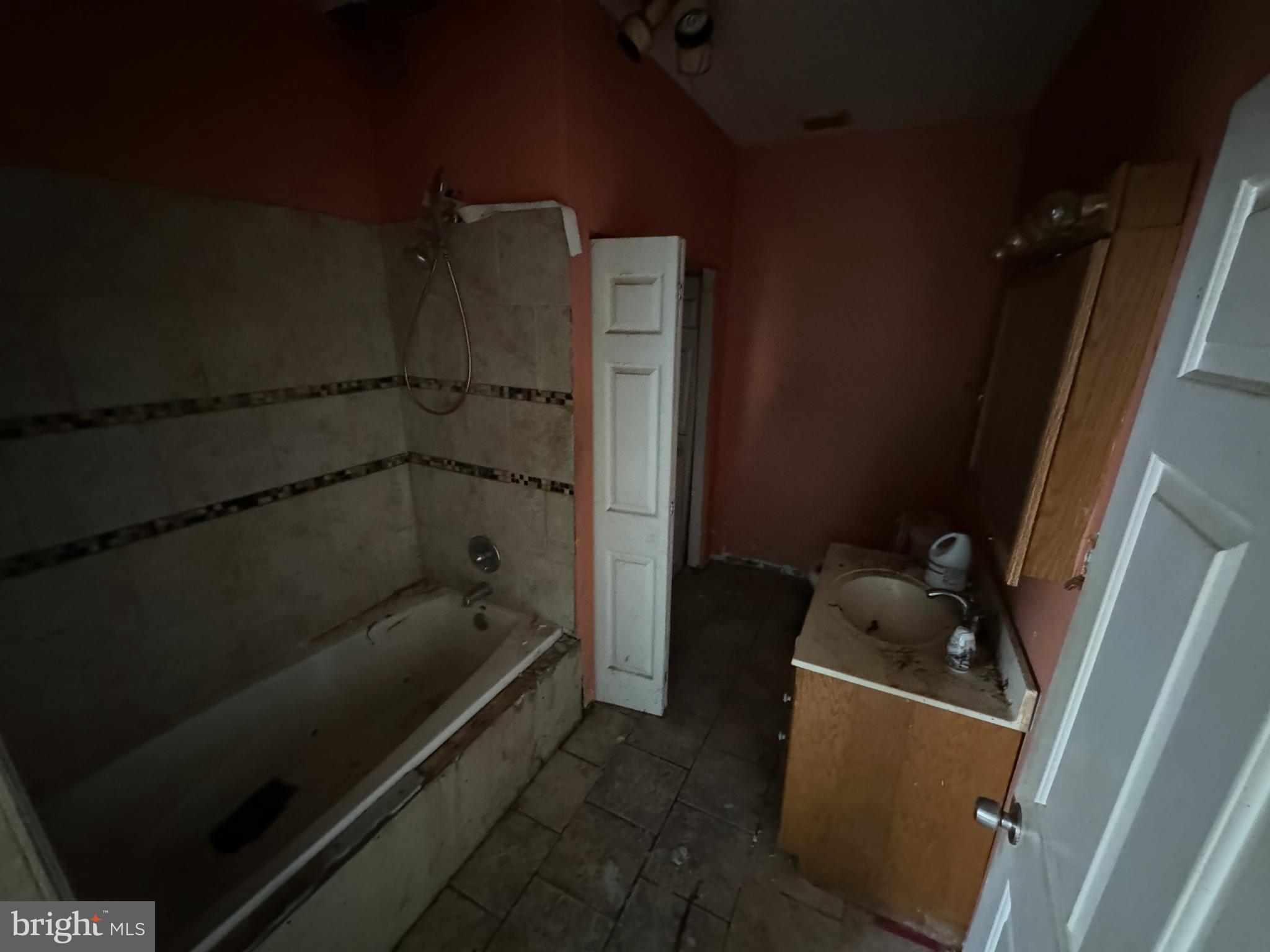 4422 Forest View Avenue Baltimore, MD 21206 - Photo 11 of 30