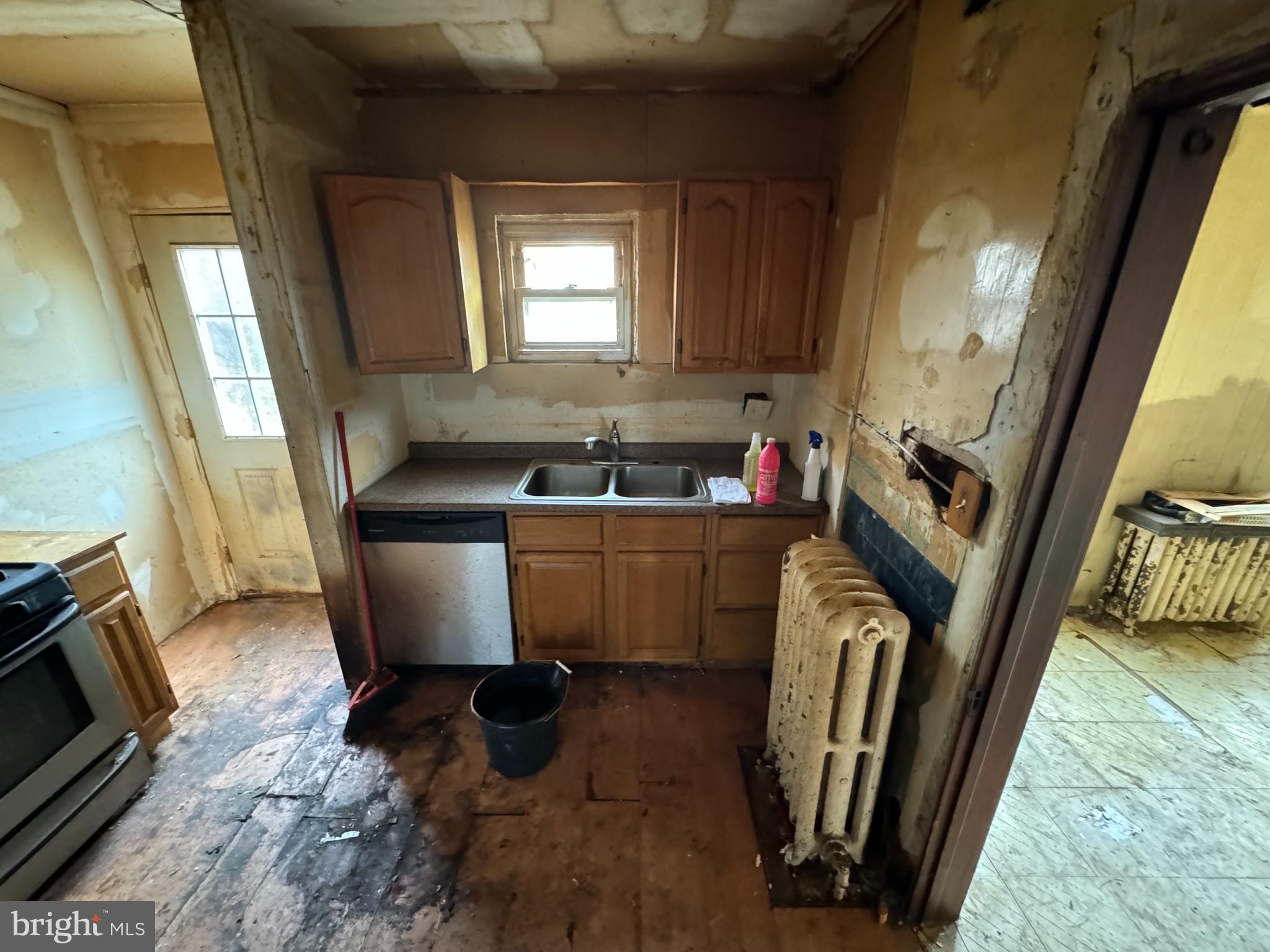 4422 Forest View Avenue Baltimore, MD 21206 - Photo 14 of 30