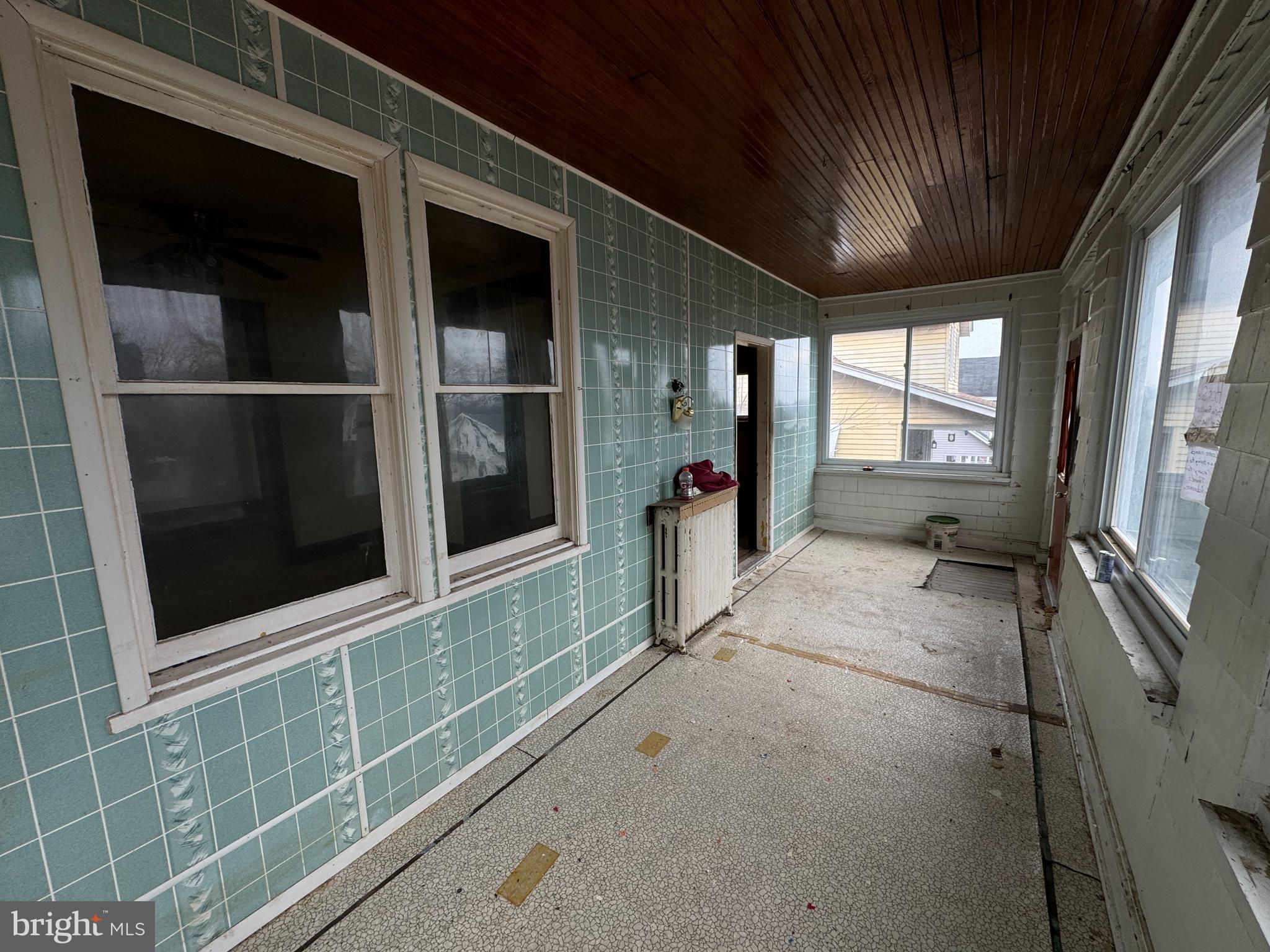 4422 Forest View Avenue Baltimore, MD 21206 - Photo 2 of 30