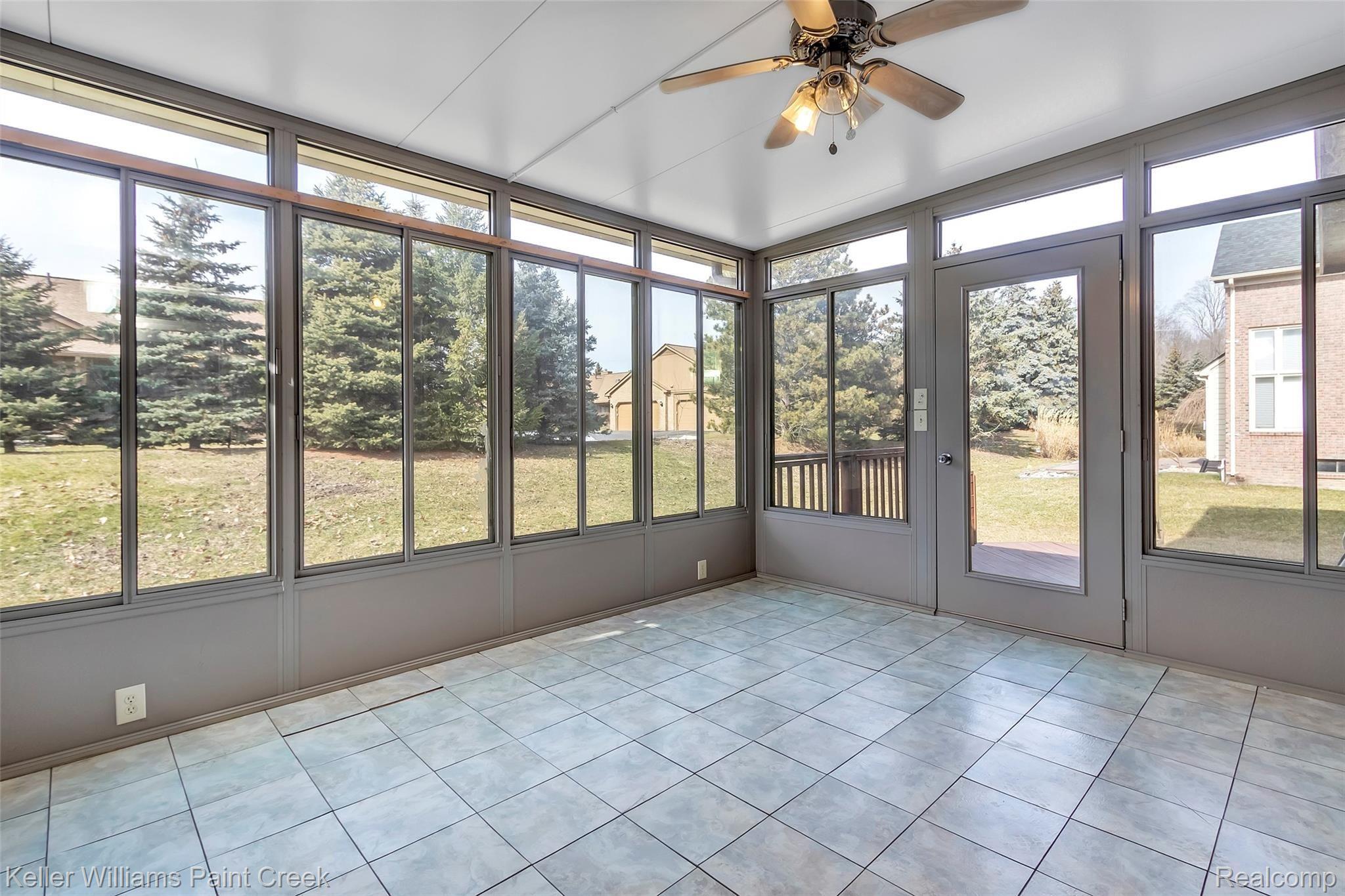 2040 Somerville Road Rochester, MI 48307 - Photo 23 of 63 23_2040SomervilleRdWindowStillRealEstatePhotography23_mls.jpg
