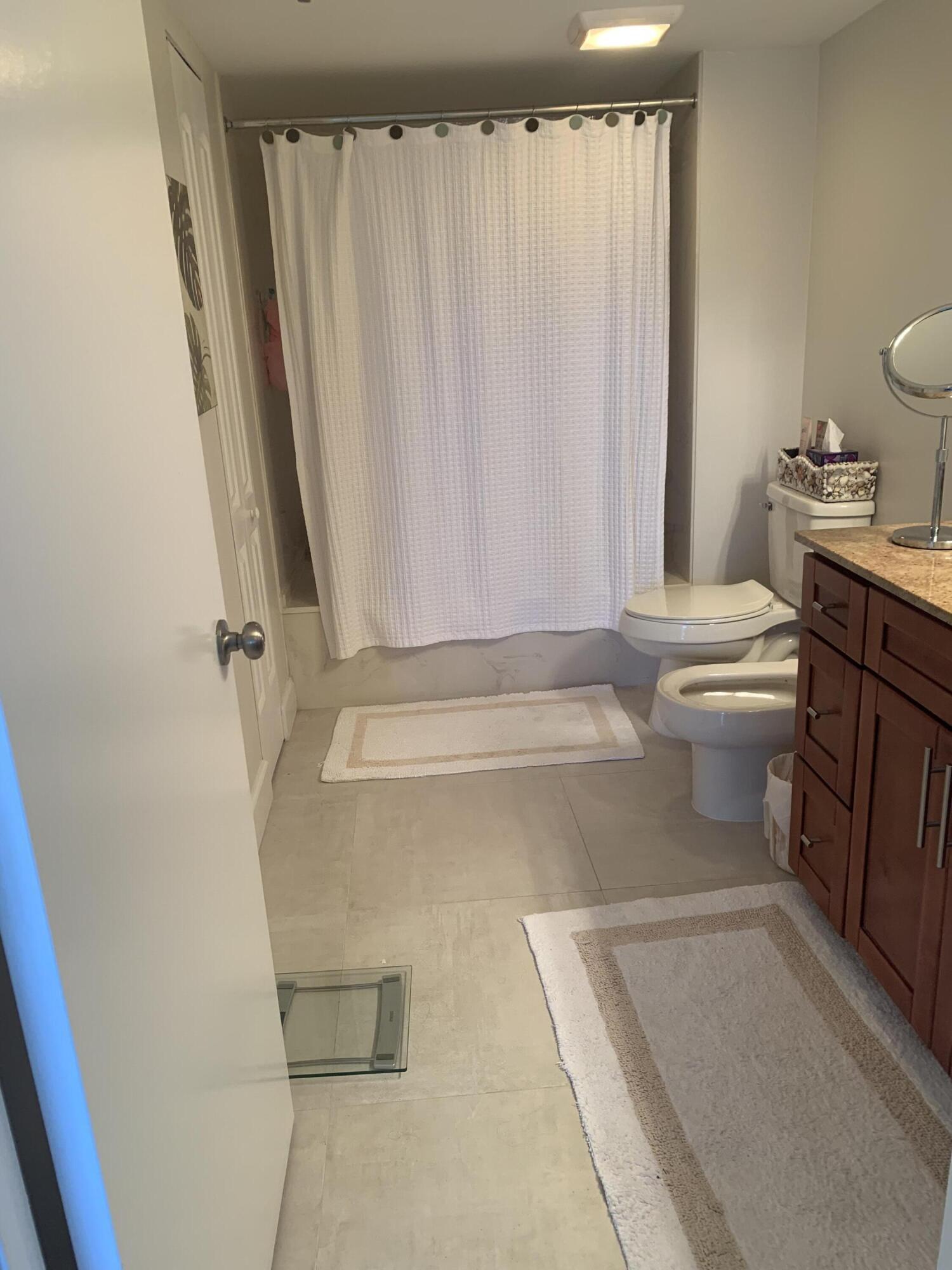 5340 Northwest 2nd Avenue, Unit 229 Boca Raton, FL 33487 - Photo 28 of 50 Master Bath