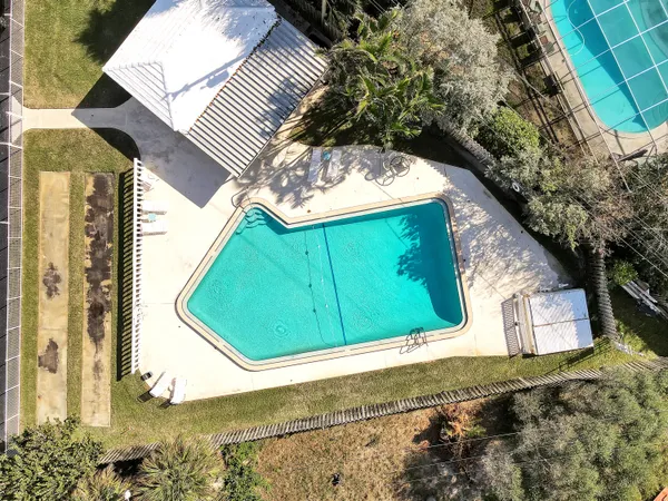 a view of a bird bath