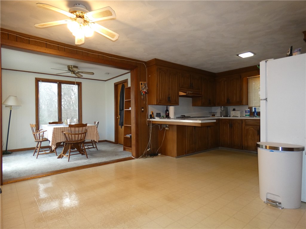 230 Douglas Road Warwick, RI 02886 - Photo 5 of 22