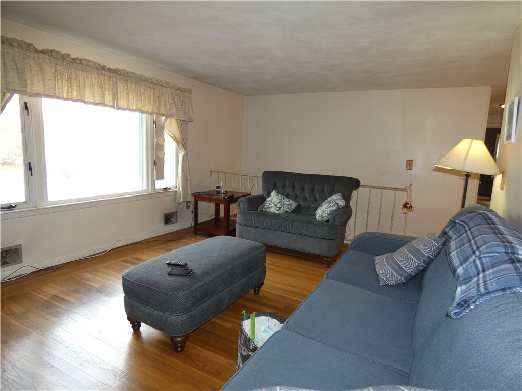 230 Douglas Road Warwick, RI 02886 - Photo 8 of 22