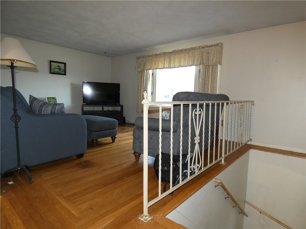 230 Douglas Road Warwick, RI 02886 - Photo 9 of 22