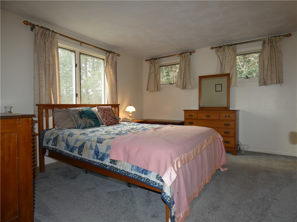 230 Douglas Road Warwick, RI 02886 - Photo 10 of 22