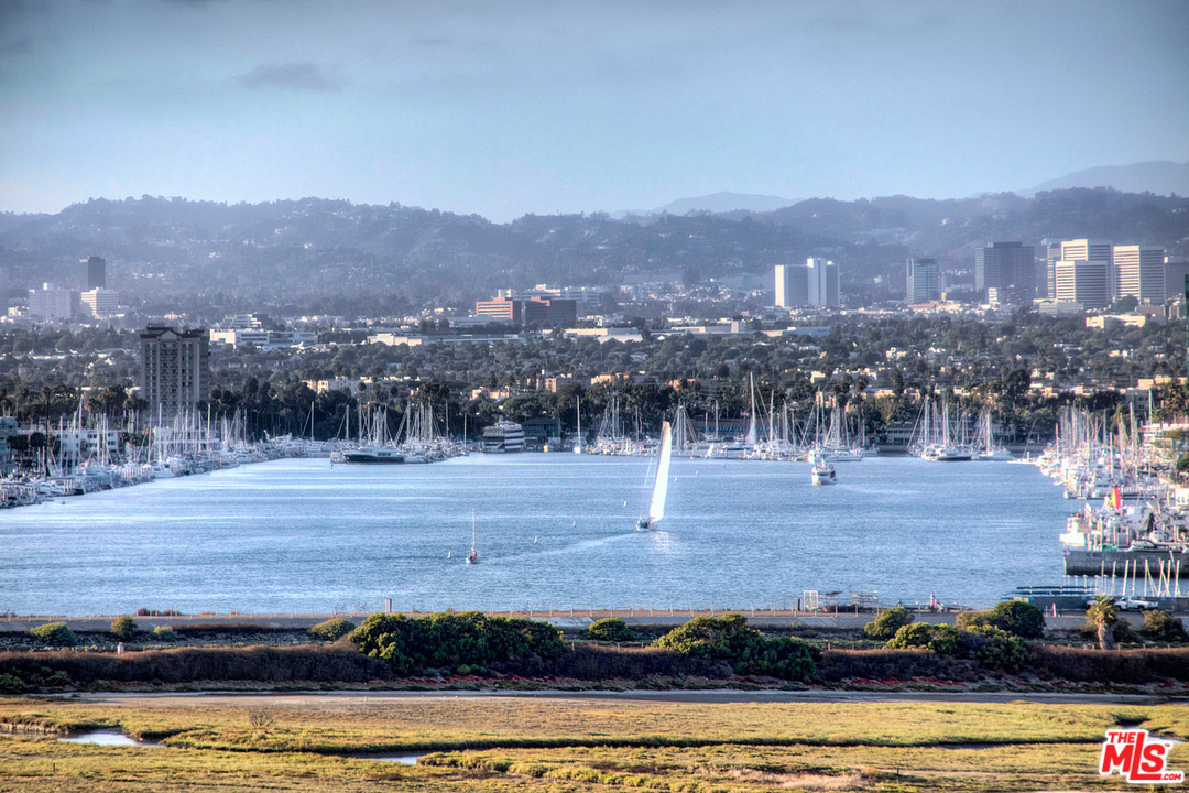 249 Fowling Street Playa del Rey, CA 90293 - Photo 4 of 40 a view of a town with big yard