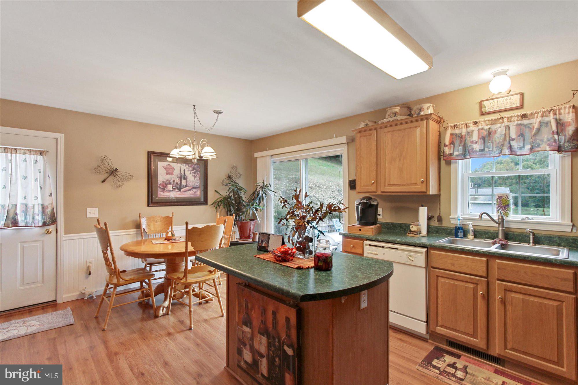 250 Goram Road Brogue, PA 17309 - Photo 20 of 44 Kitchen with Island