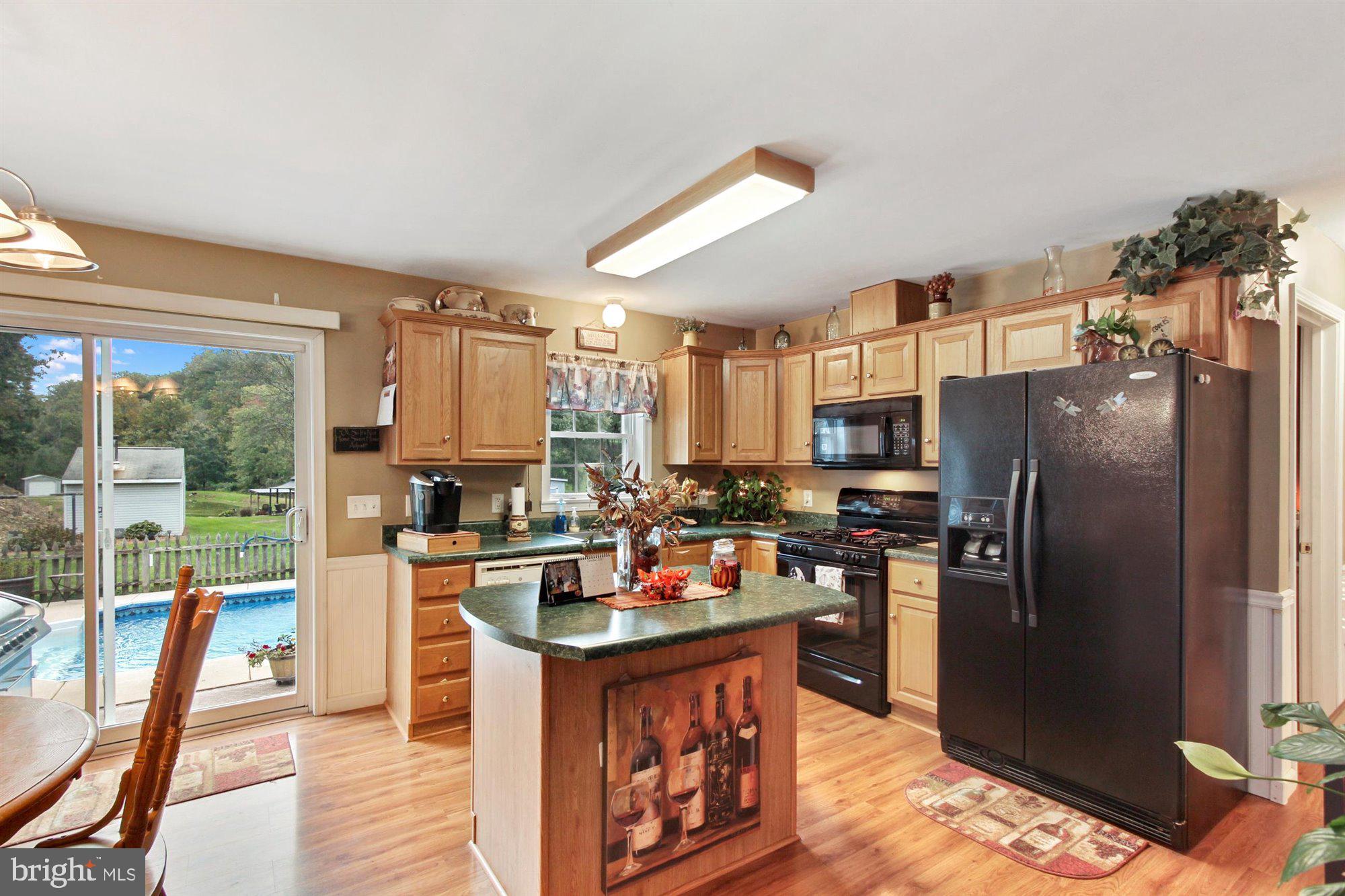 250 Goram Road Brogue, PA 17309 - Photo 21 of 44 Kitchen with Island