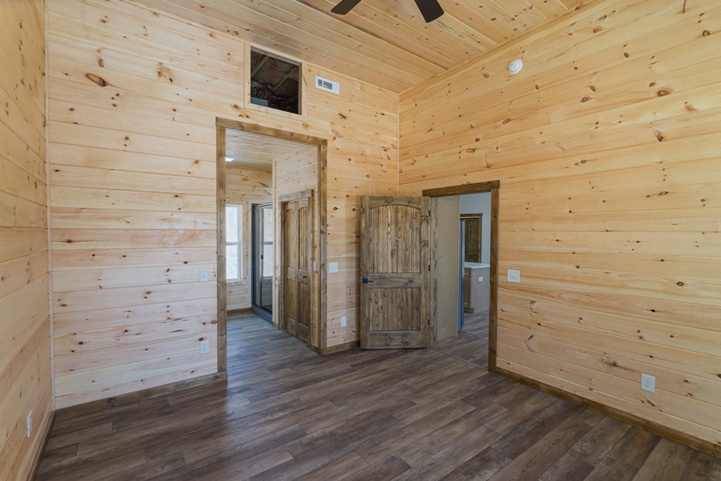 304 Old Evans Road Murphy, NC 28906 - Photo 19 of 31 wooden floor in an empty room