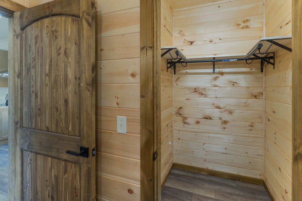 304 Old Evans Road Murphy, NC 28906 - Photo 10 of 31 a bathroom with a shower
