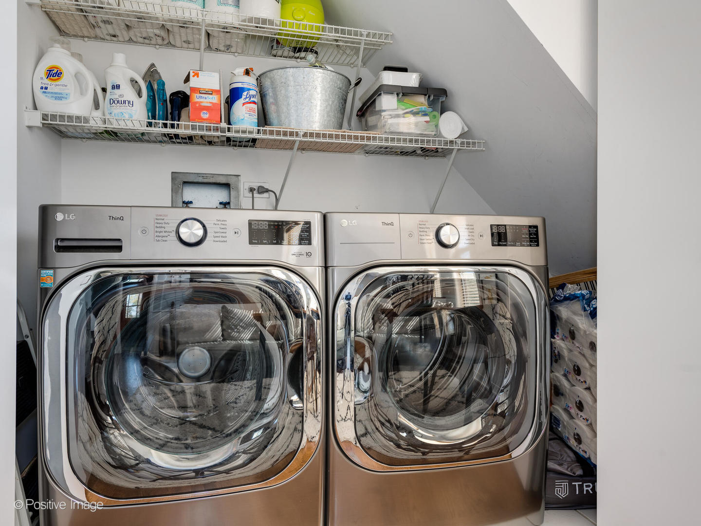 2075 North Oakley Avenue, Unit 3F Chicago, IL 60647 - Photo 22 of 24 a utility room with lots of washing machine