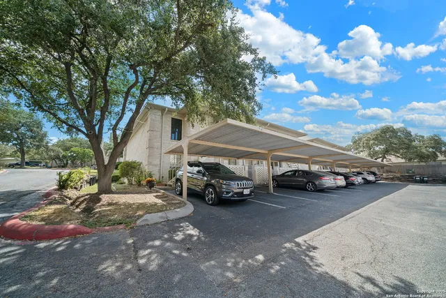 $1,250 | 8415 Fredericksburg Road, Unit 704, San Antonio, TX 78229