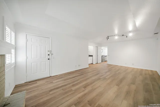 $1,250 | 8415 Fredericksburg Road, Unit 704, San Antonio, TX 78229