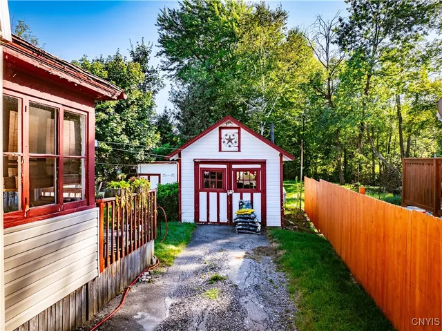 $139,900 | 22 East Spofford Avenue, Dolgeville, NY 13329