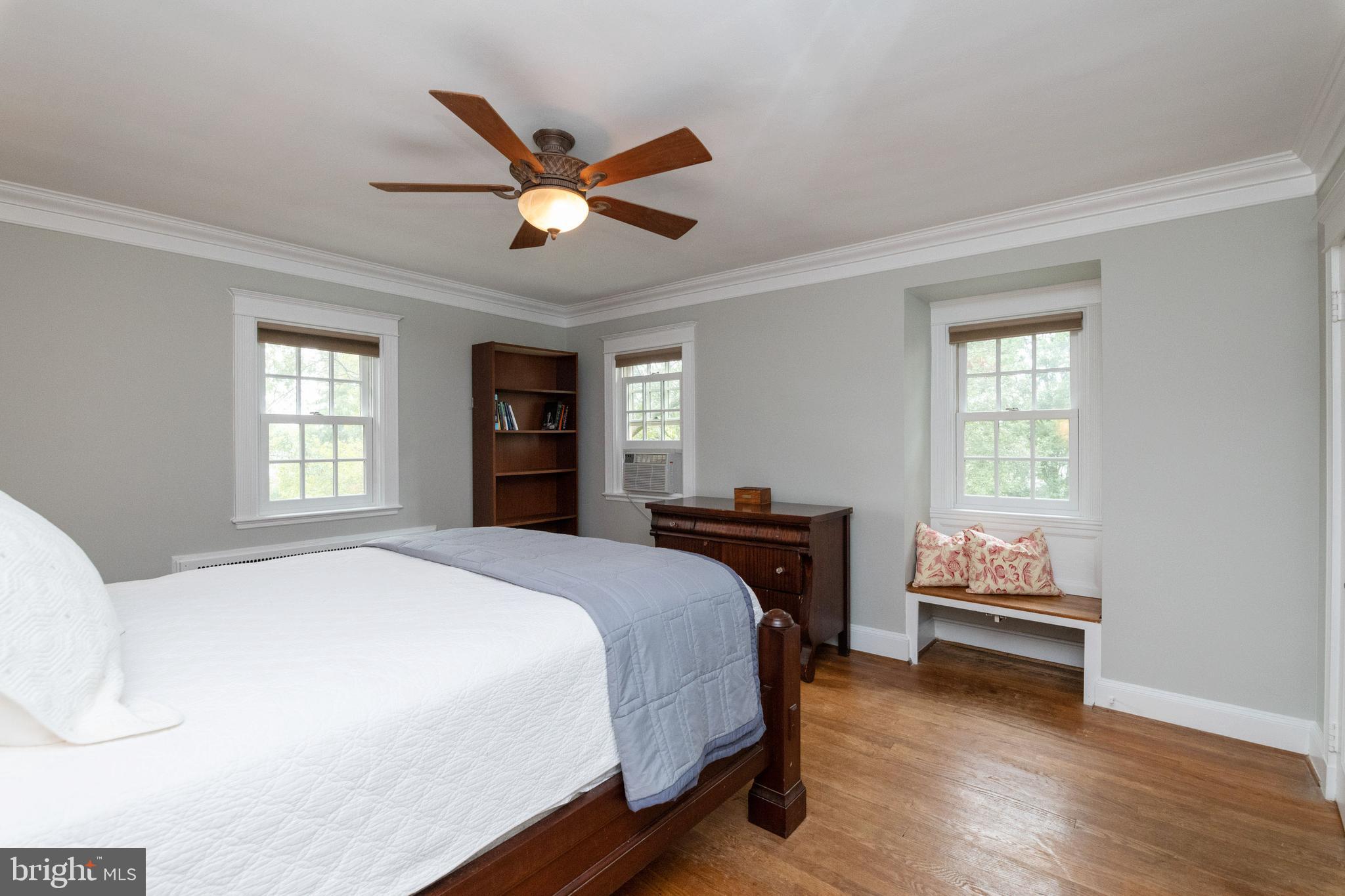 4123 Westview Road Baltimore, MD 21218 - Photo 14 of 39 MASTER BEDROOM WITH WINDOW SEAT