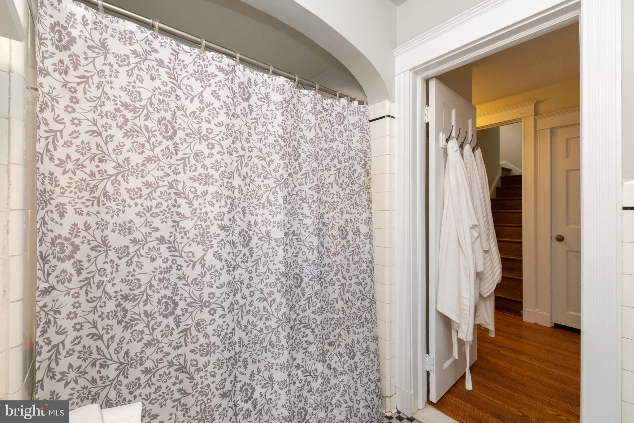 4123 Westview Road Baltimore, MD 21218 - Photo 21 of 39 SECOND LEVEL FULL BATH VIEW 2