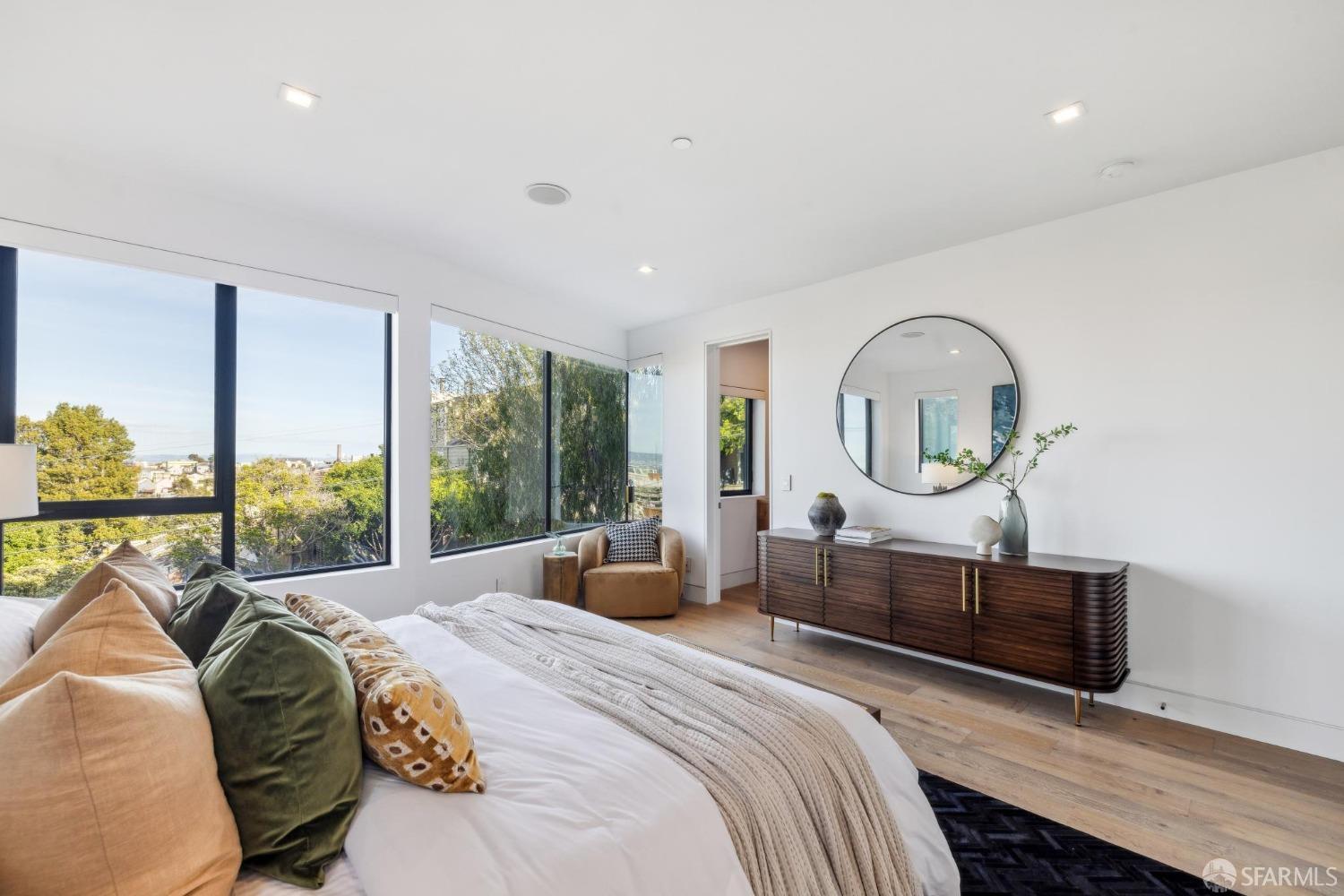 714 Rhode Island Street San Francisco, CA 94107 - Photo 13 of 32 a bedroom with bed and a large window