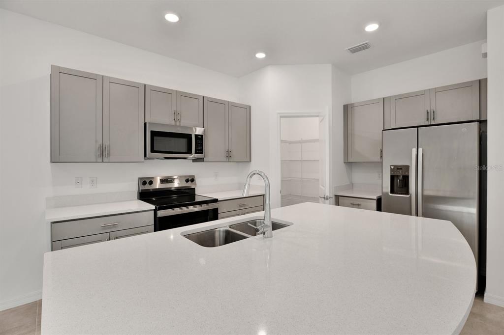 2191 Hallier Cove Wesley Chapel, FL 33543 - Photo 6 of 39