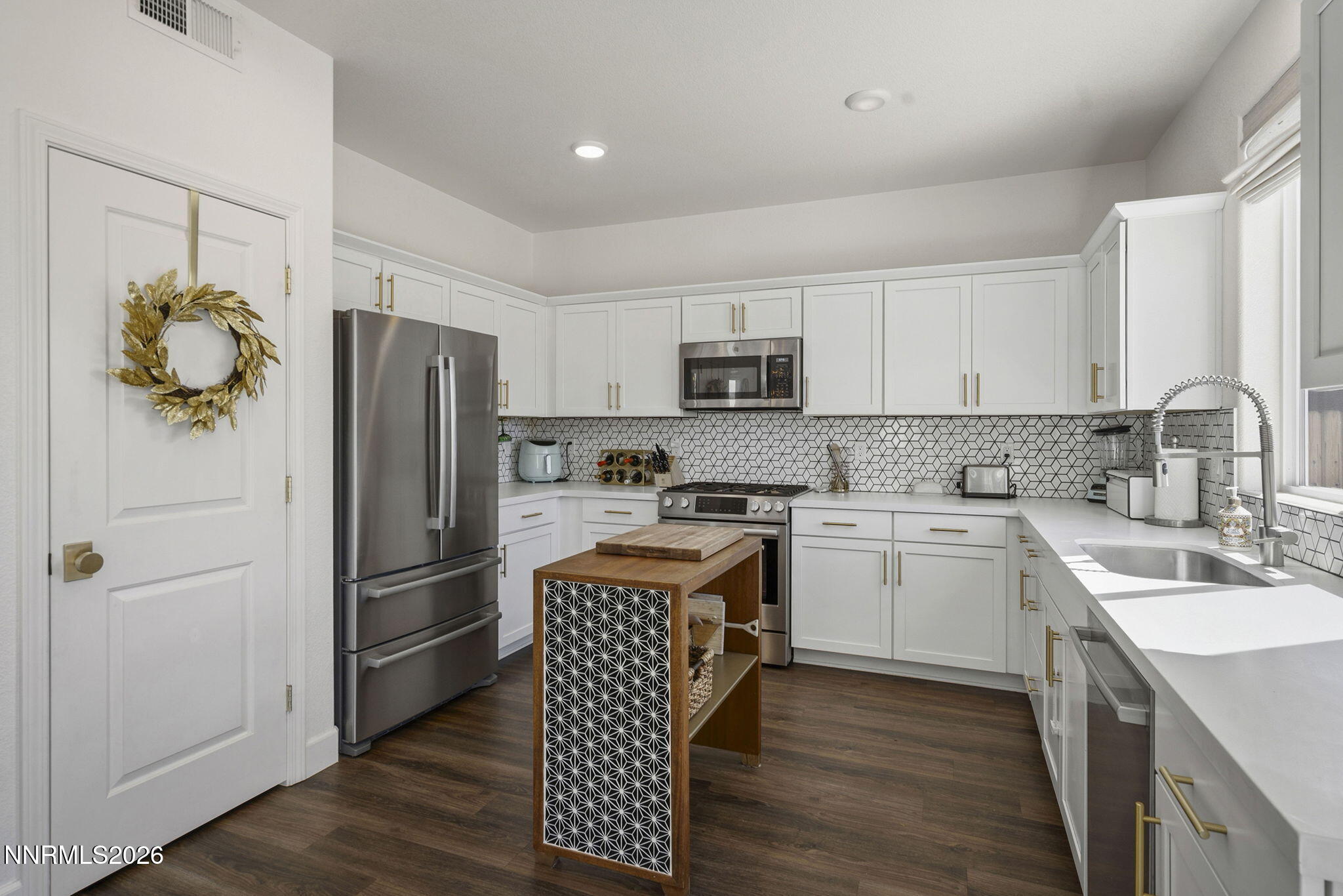 9338 Pond Court Reno, NV 89506 - Photo 7 of 33 10-web-or-mls-_DSC0105