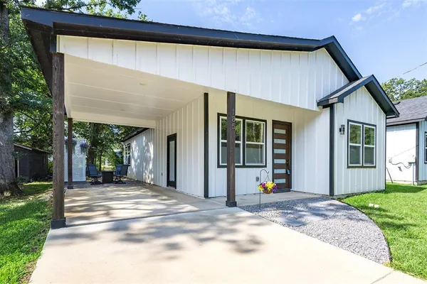 $209,500 | 185 Barcelona Street, Payne Springs, TX 75156