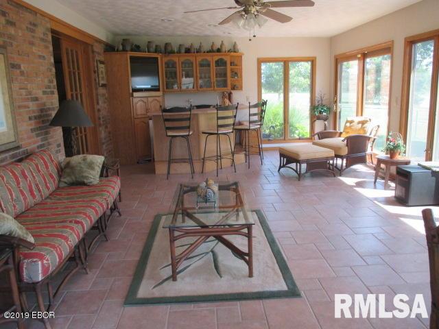 1154 Schwartz Road Centralia, IL 62801 - Photo 23 of 50