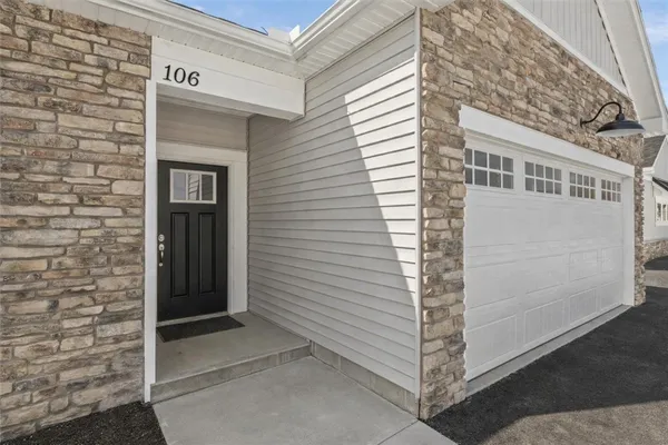 $645,900 | 106 Cedarway Circle, Unit 414, Webster, NY 14580