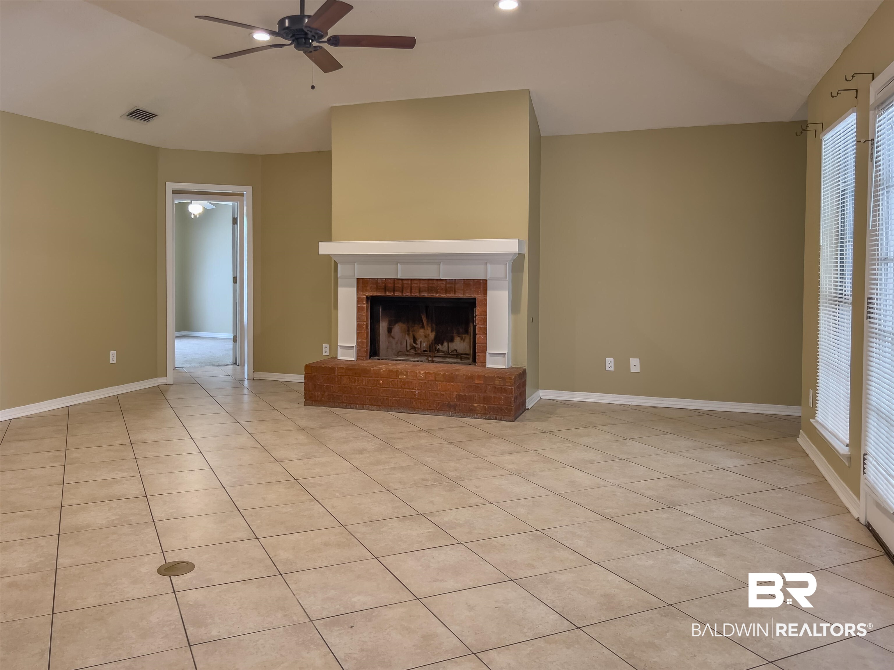 125 Lakeview Loop Daphne, AL 36526 - Photo 7 of 22