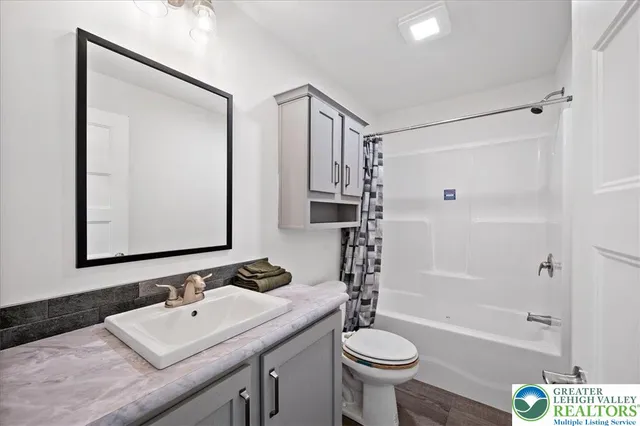 $275,956 | 3983 Hastings Road, Walnutport, PA 18088