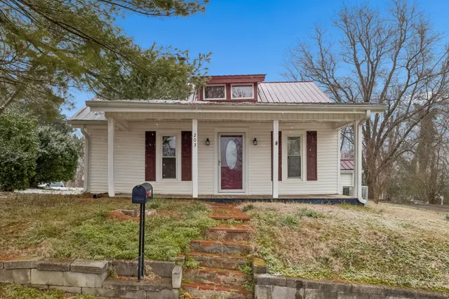 $199,900 | 203 Hull Avenue, Carthage, TN 37030