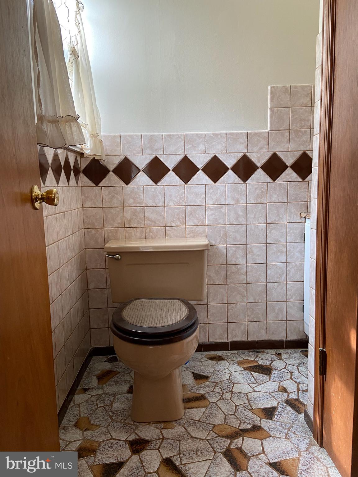 59 Edison Road Cherry Hill, NJ 08034 - Photo 19 of 25 Half bath off MBR