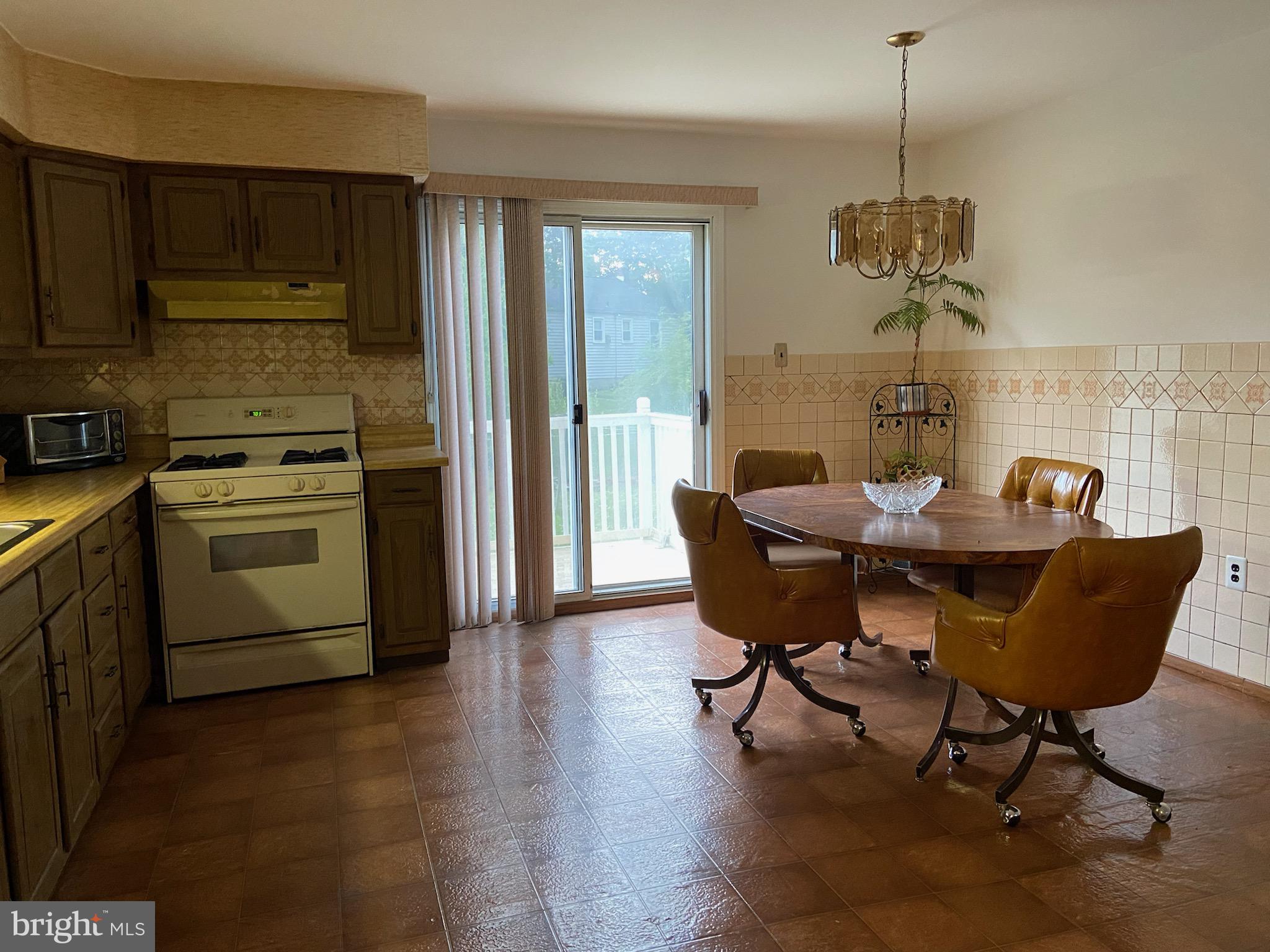 59 Edison Road Cherry Hill, NJ 08034 - Photo 7 of 25 Eat in Kitchen