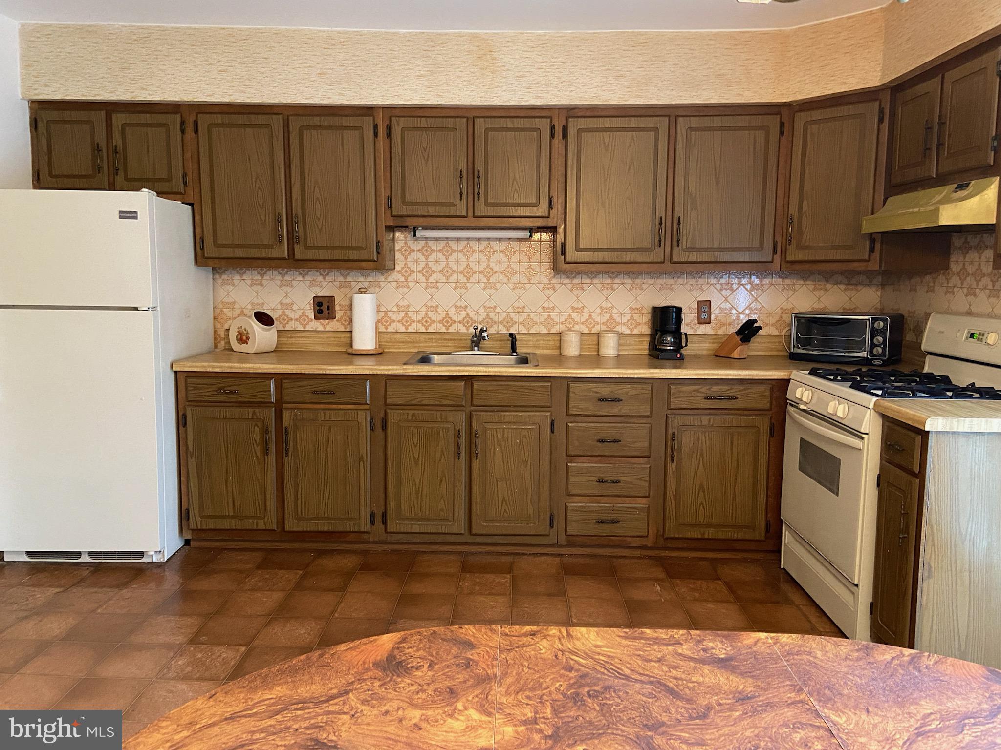 59 Edison Road Cherry Hill, NJ 08034 - Photo 9 of 25 Kitchen